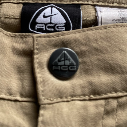 00s NIKE ACG CARGO PANTS